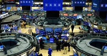Stocks Rise, Oil Slips as Global Markets Eye US Economic Threat to Iran